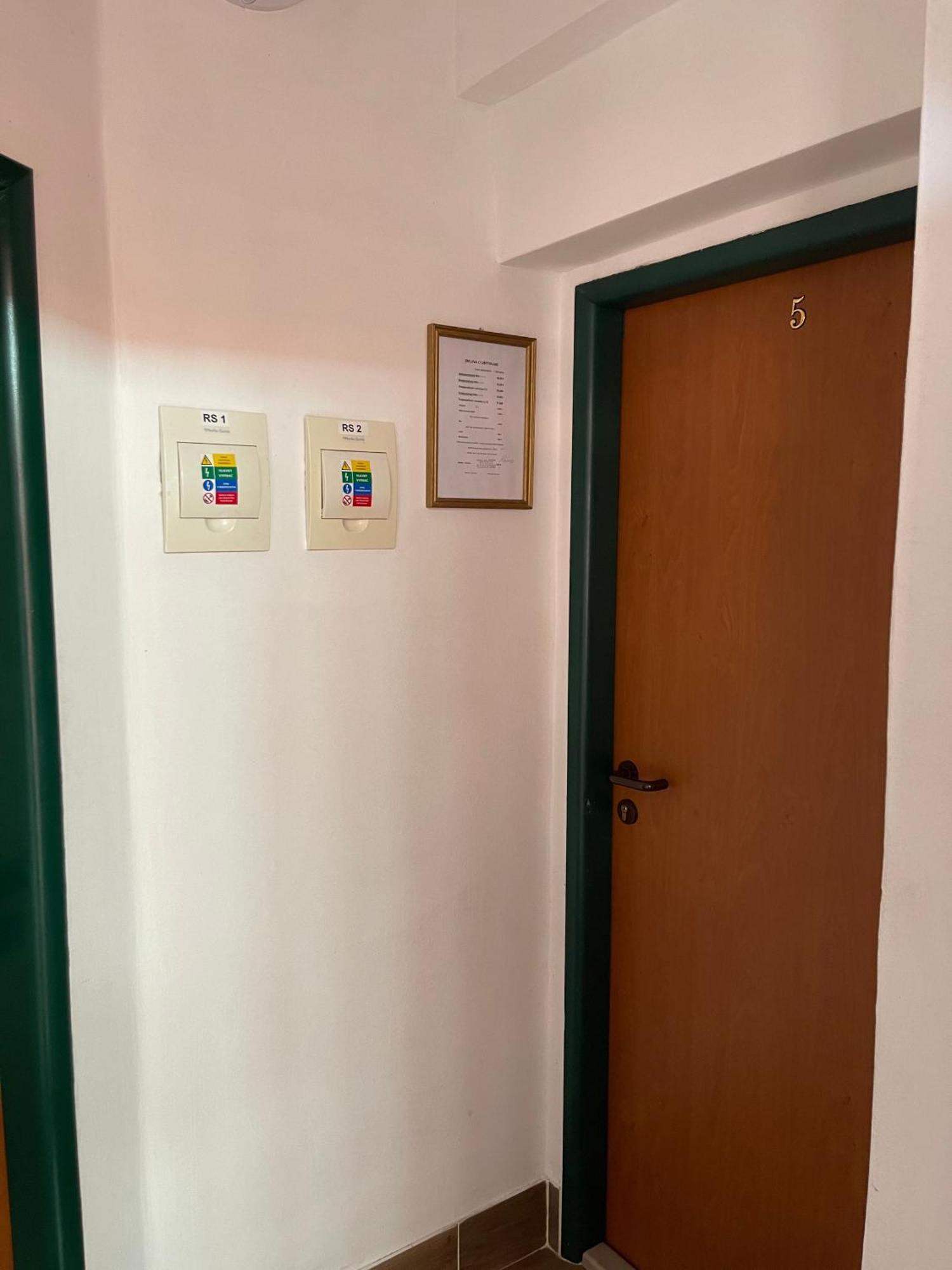 Penzion Pod Zamkom Bajmóc Kültér fotó